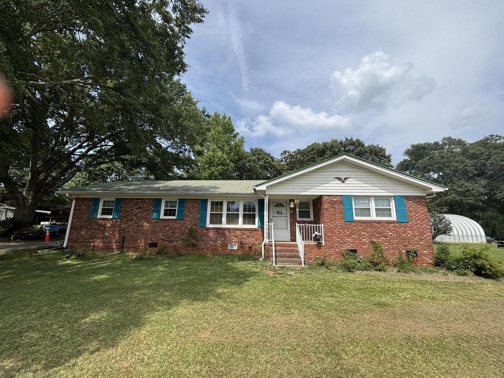 103 Ridgeland Circle, Easley SC, an all-brick ranch home