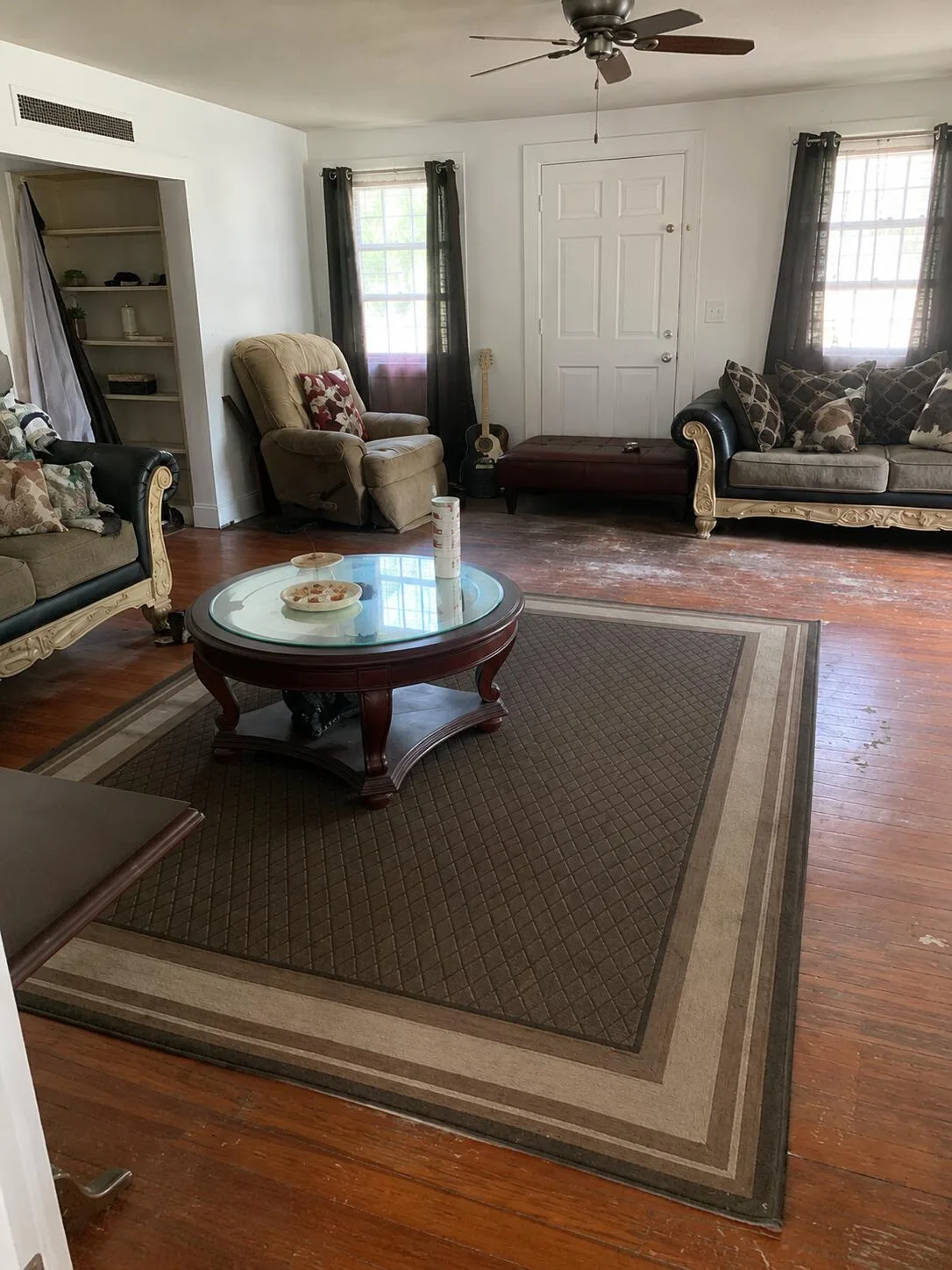 Living room at 1138 North Street, Bamberg SC