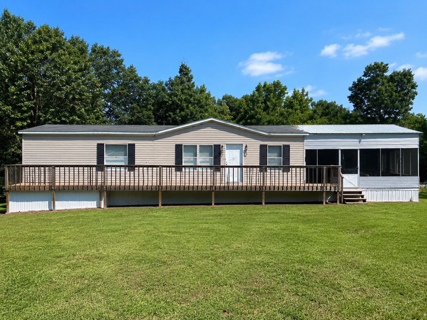 157 Charles Hayes Road, a 2007 Giles manufactured home on wooded acreage in Gaffney SC